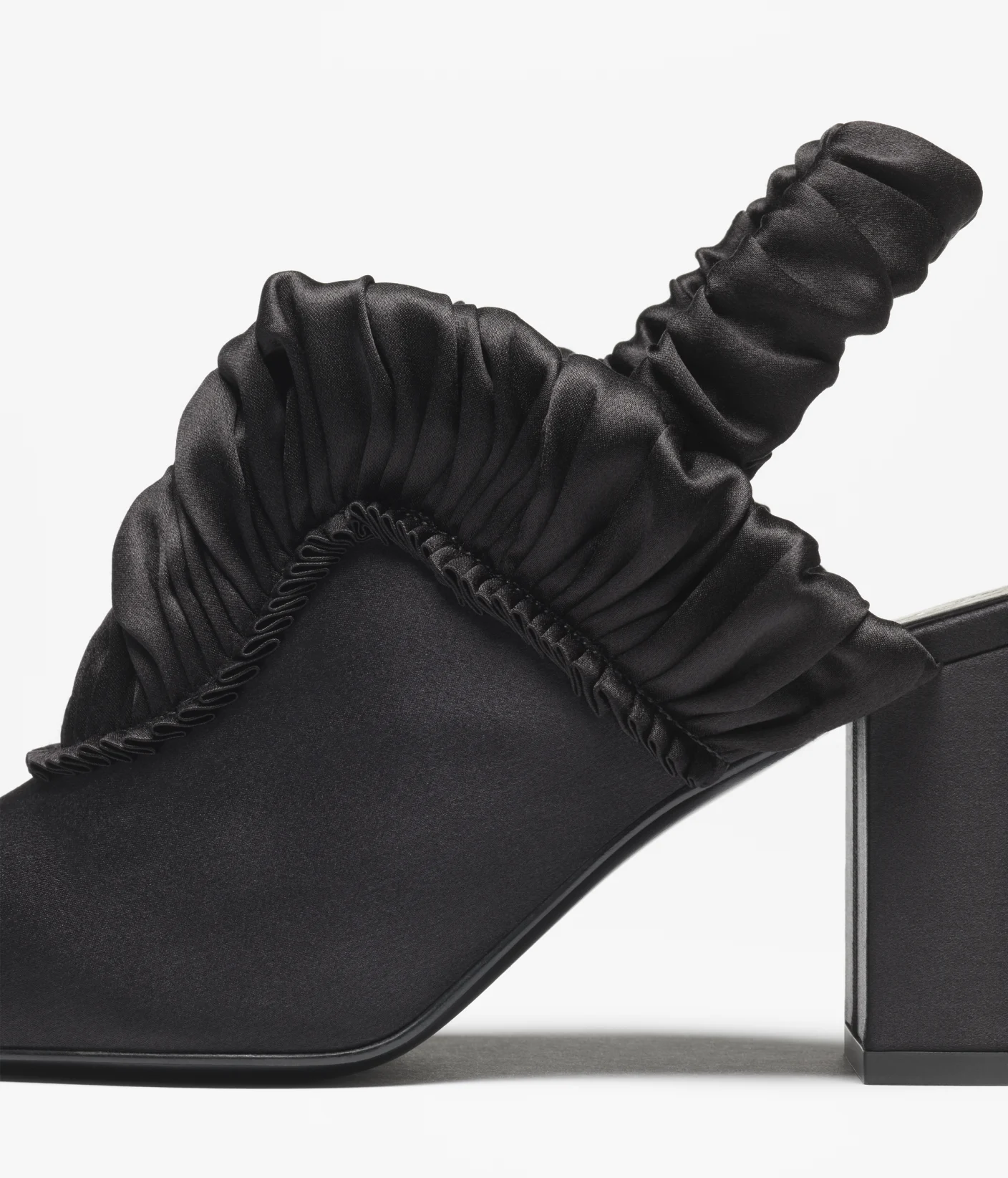 Chanel Fall-Winter 2025/26 Slingbacks - Image 3